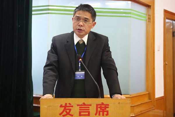 图片五:尹东辉作工会工作报告.jpg